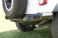 https://serenity-foxfactory.asset.akeneo.cloud/fox_asset_family/media/White_Bronco_CWL_Rear_nosensor_02.JPG