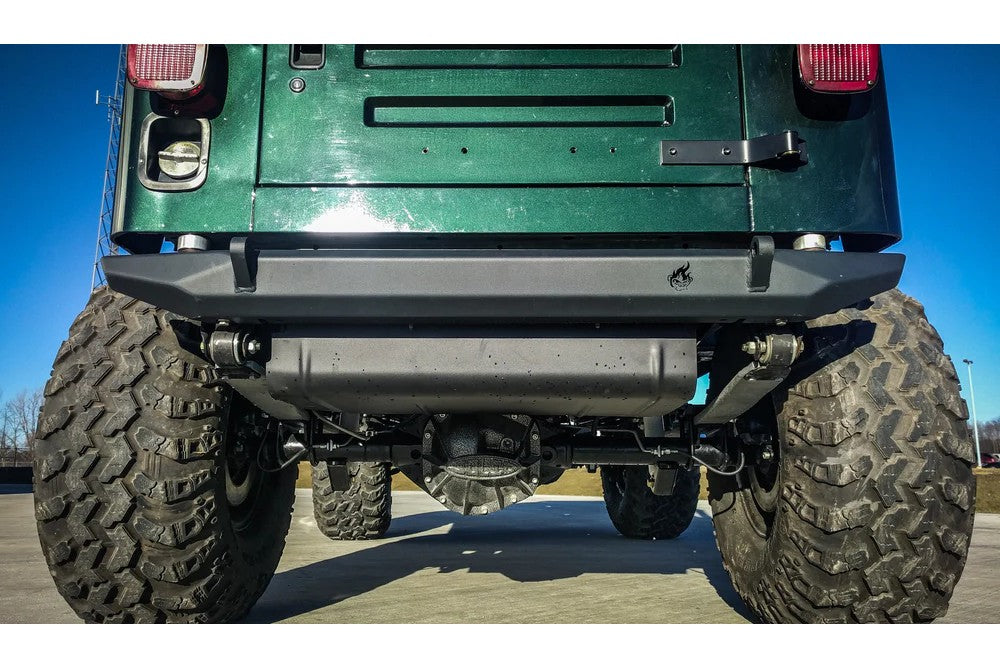 https://serenity-foxfactory.asset.akeneo.cloud/fox_asset_family/media/cwl_tj20201_lifestyle_02_jeep_tj_pyro_rear_bumper_1_.jpg